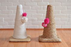 Cat scratching post photo Cat scratching post photo